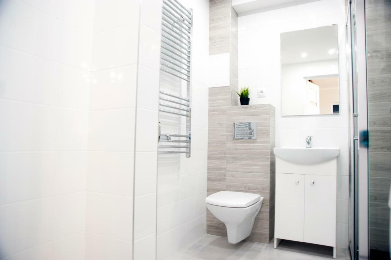 Ktw Spodek Apartment คาโตวีตเซ ภายนอก รูปภาพ